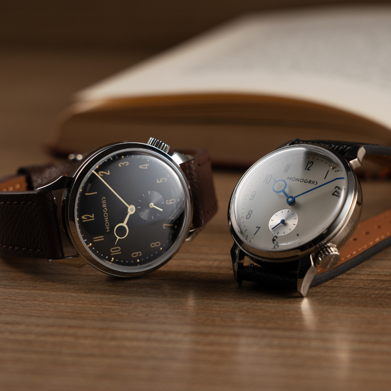 【Makuakeにて先行予約販売中｜早割実施中】RESTA R50-001 自動巻きスモールセコンド – 36mm 黒文字盤 ゴールド針 ハイドームサファイアガラス